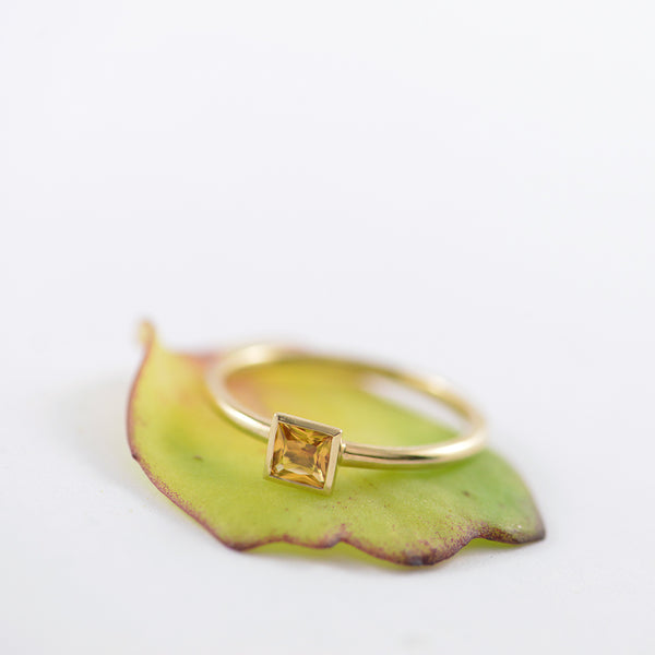 9ct Yellow Gold Square Citrine Ring