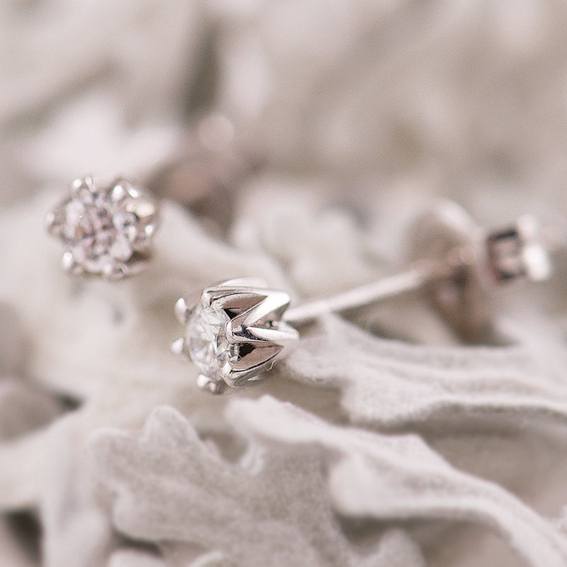 White Gold 6 claw Diamond stud
