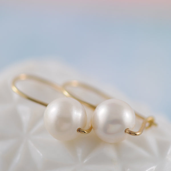 9ct Yellow Gold 8mm Round Freshwater Pearl Hook Drop Earrings