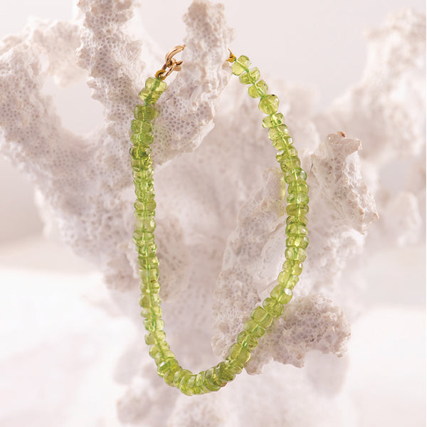 Peridot Bracelet with 9K Yellow Gold Clasp