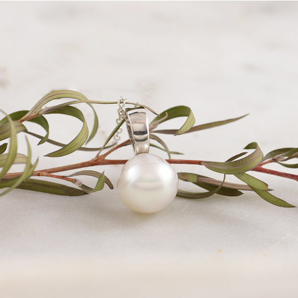 18ct White Gold Semi Baroque White South Sea Pearl Enhancer Pendant