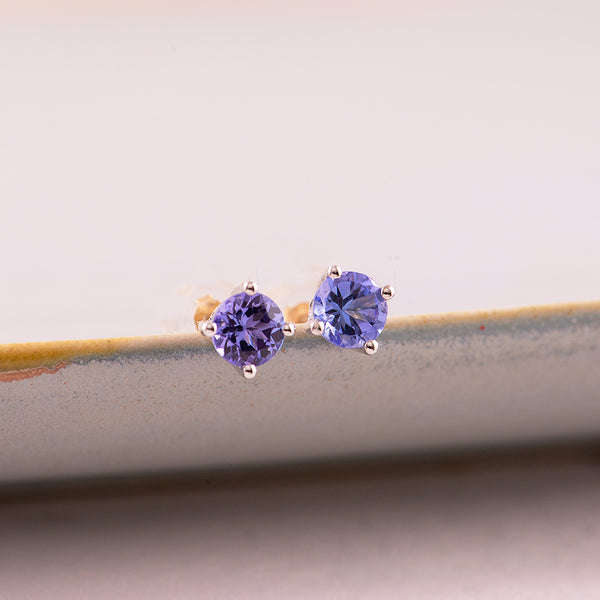 9K White Gold Tanzanite stud earrings