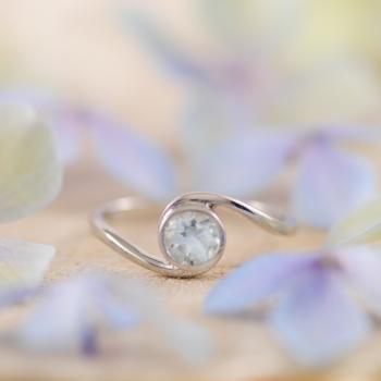 Aquamarine Ring set in 9ct White Gold
