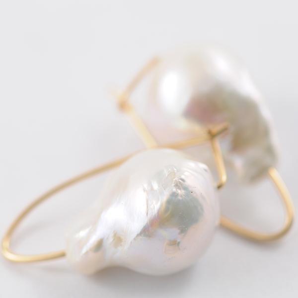 Baroque Pearl Yellow Gold Ear Wire