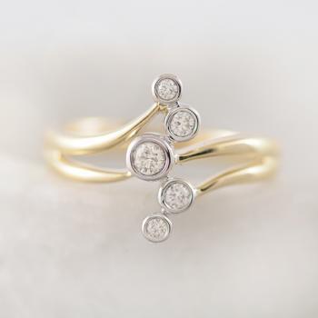 Diamond Ring with five Diamonds