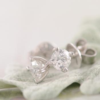 Diamond Stud Earrings in 18k White Gold