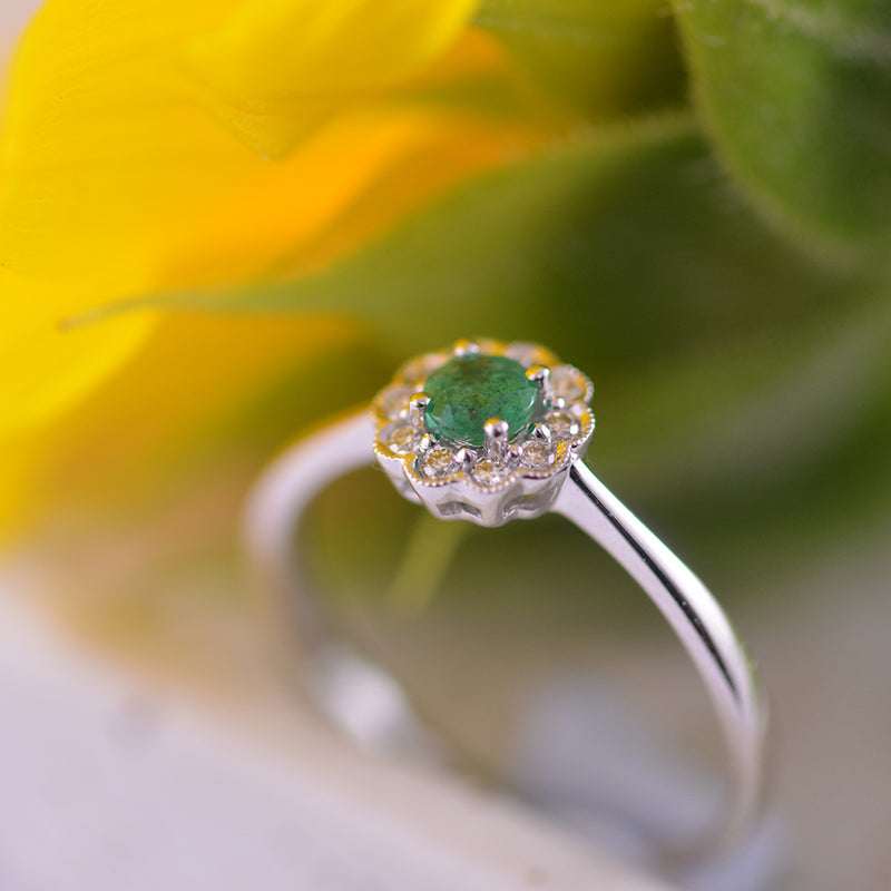Emerald & Diamond Ring set in 9k White Gold