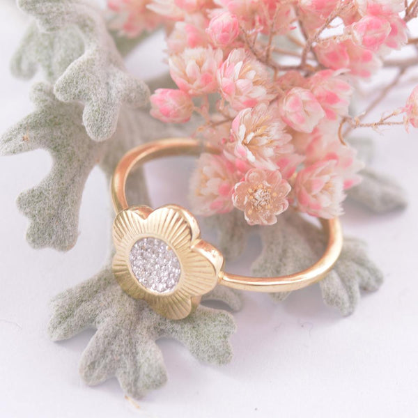 14ct Yellow Gold Flower Style Ring