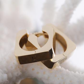 Huggies square 9k Yellow Gold