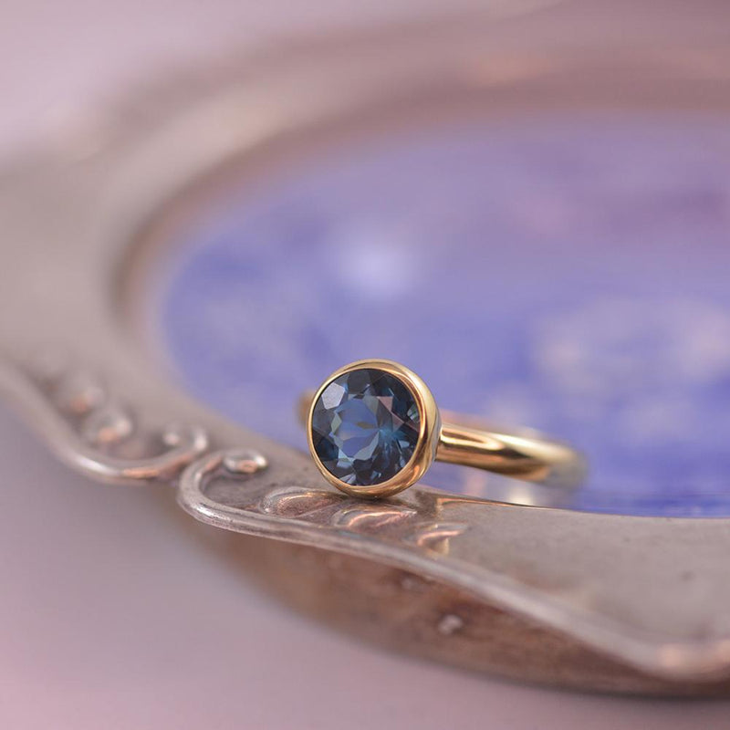 9ct Yellow Gold London Blue Topaz Ring Round Stone