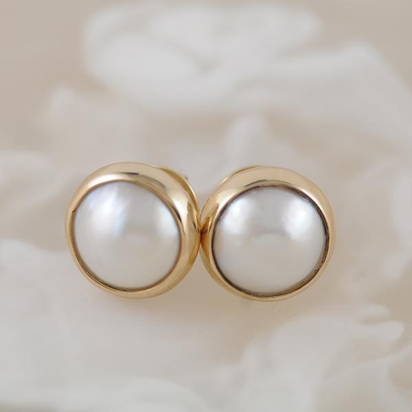 Mabe Pearl Stud Earrings in 9k Yellow Gold