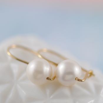 Pearl Earrings with Yellow Gold Euro Clasp