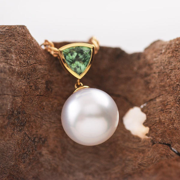 18ct Yellow Gold White South Sea Pearl and Green Tourmaline