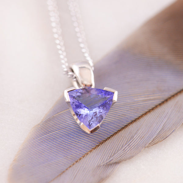 18ct White Gold Trillant Cut Tanzanite